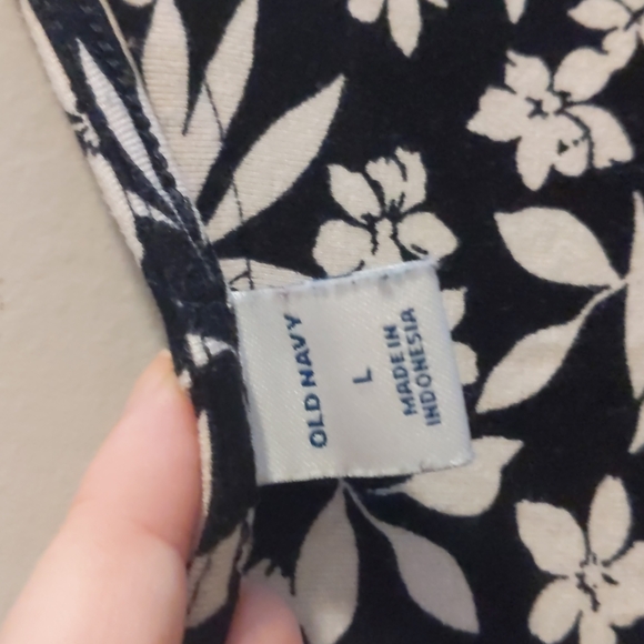 Old Navy Black and White Floral Dress - Picture 5 of 6